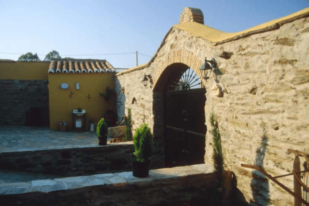 Entrada al Museo de Iconos de Monroy