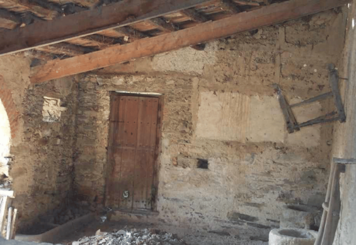Interior del tinao antes de la obra